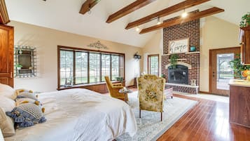 House (5 Bedrooms) | Interior