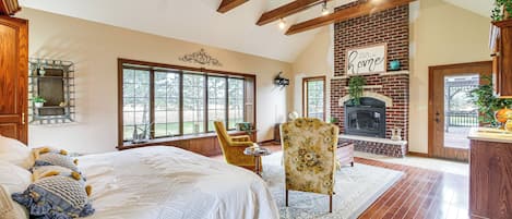 House (5 Bedrooms) | Interior