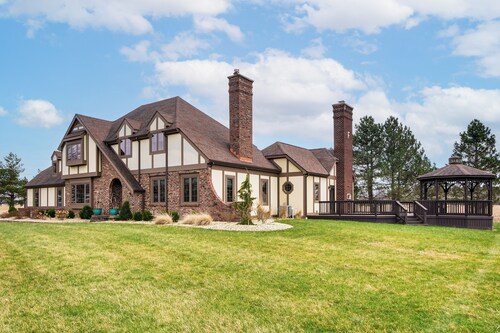 Fun w/ Family! Peaceful Countryside Tiffin Retreat