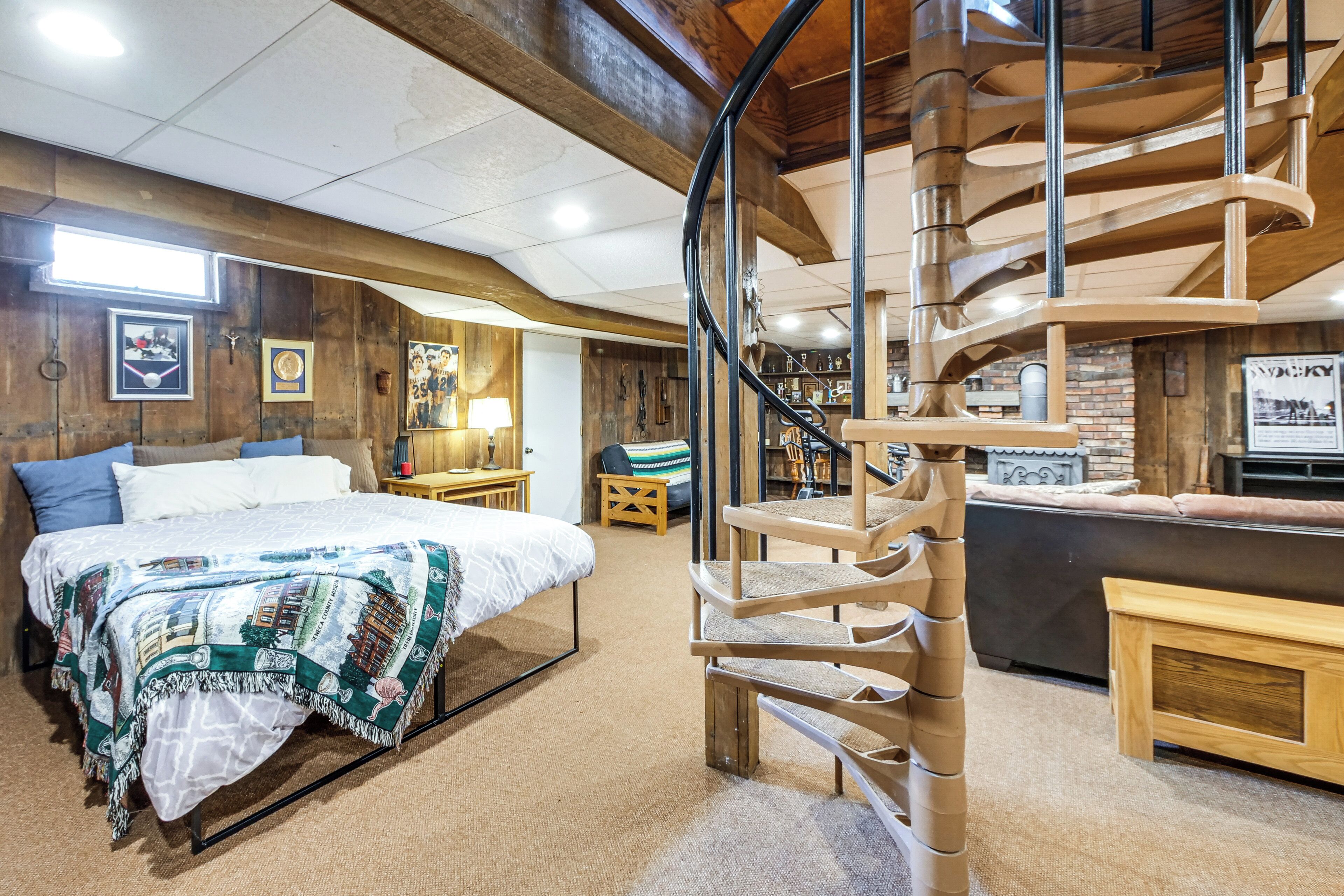 House (5 Bedrooms) | Interior