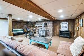 House (5 Bedrooms) | Interior