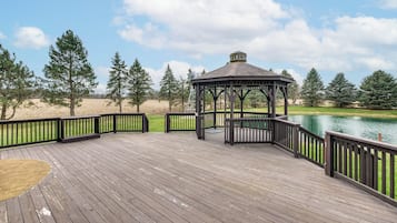 House (5 Bedrooms) | Front of property