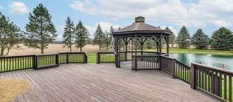 Fun w/ Family! Peaceful Countryside Tiffin Retreat