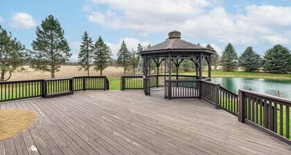 Fun w/ Family! Peaceful Countryside Tiffin Retreat