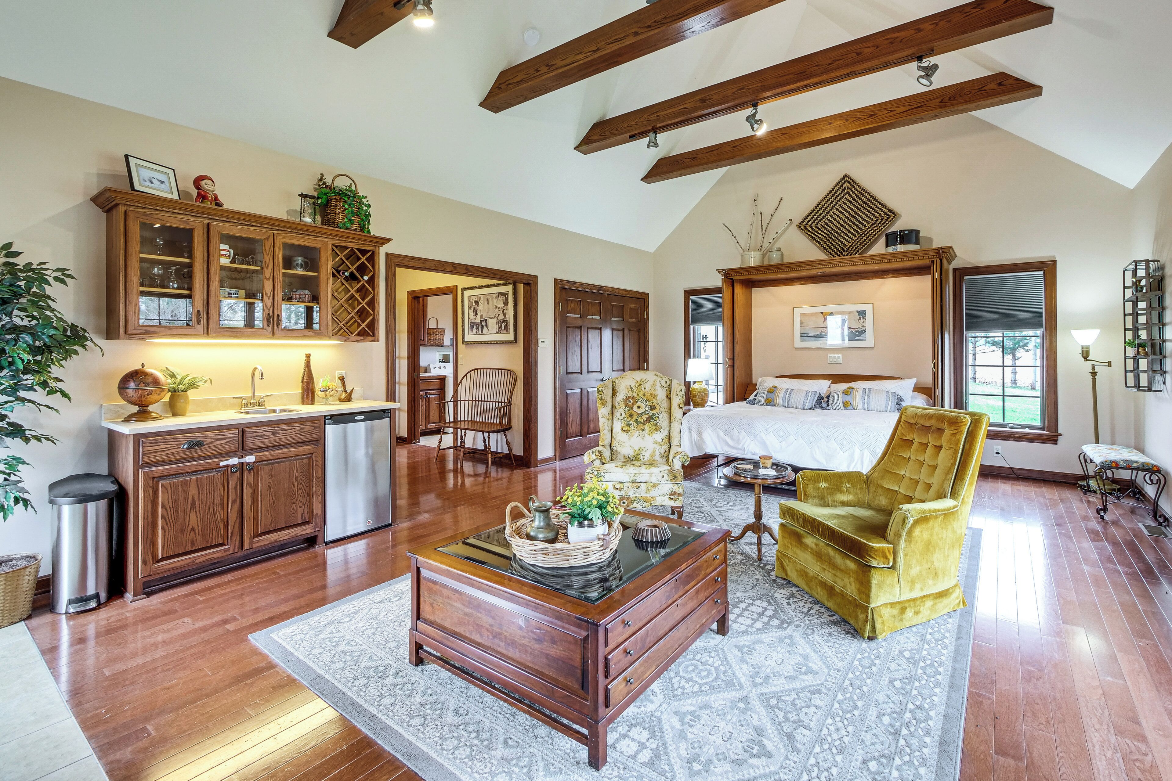 House (5 Bedrooms) | Interior