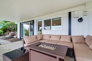 Interior - Stunning Lake Sammamish Views! Bellevue Retreat (Bellevue)