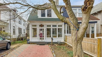 Rumah (2 Bedrooms) | Bagian depan properti