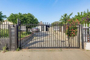 Apartment (2 Bedrooms) | Interior - Cozy & Convenient Condo in Compton, Pets Welcome! (Compton)
