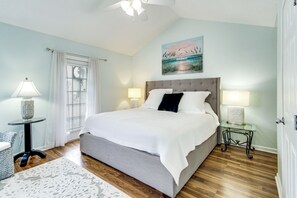 Apartment (3 Bedrooms) | Interior - Stroll to Beach! 3BR Gulfport Escape, Pool Access (Gulfport)