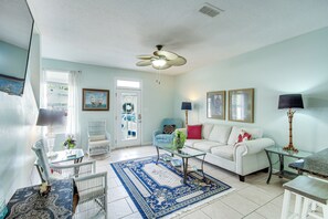 Apartment (3 Bedrooms) | Interior - Stroll to Beach! 3BR Gulfport Escape, Pool Access (Gulfport)