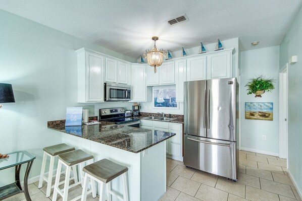 Apartment (3 Bedrooms) | Interior - Stroll to Beach! 3BR Gulfport Escape, Pool Access (Gulfport)