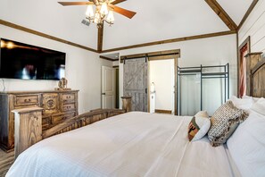 Interior - 1 Mi to Lake Fork! Countryside Escape w/ Pool (Emory)