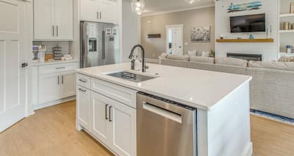 Northern Grand Strand! New-build Home w/ Patio