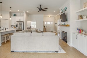House (4 Bedrooms) | Interior