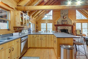 House (5 Bedrooms) | Interior - Groups Welcome! Cozy Creek-front Cabin in Old Fort (Oldfort)