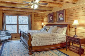 House (5 Bedrooms) | Interior - Groups Welcome! Cozy Creek-front Cabin in Old Fort (Oldfort)