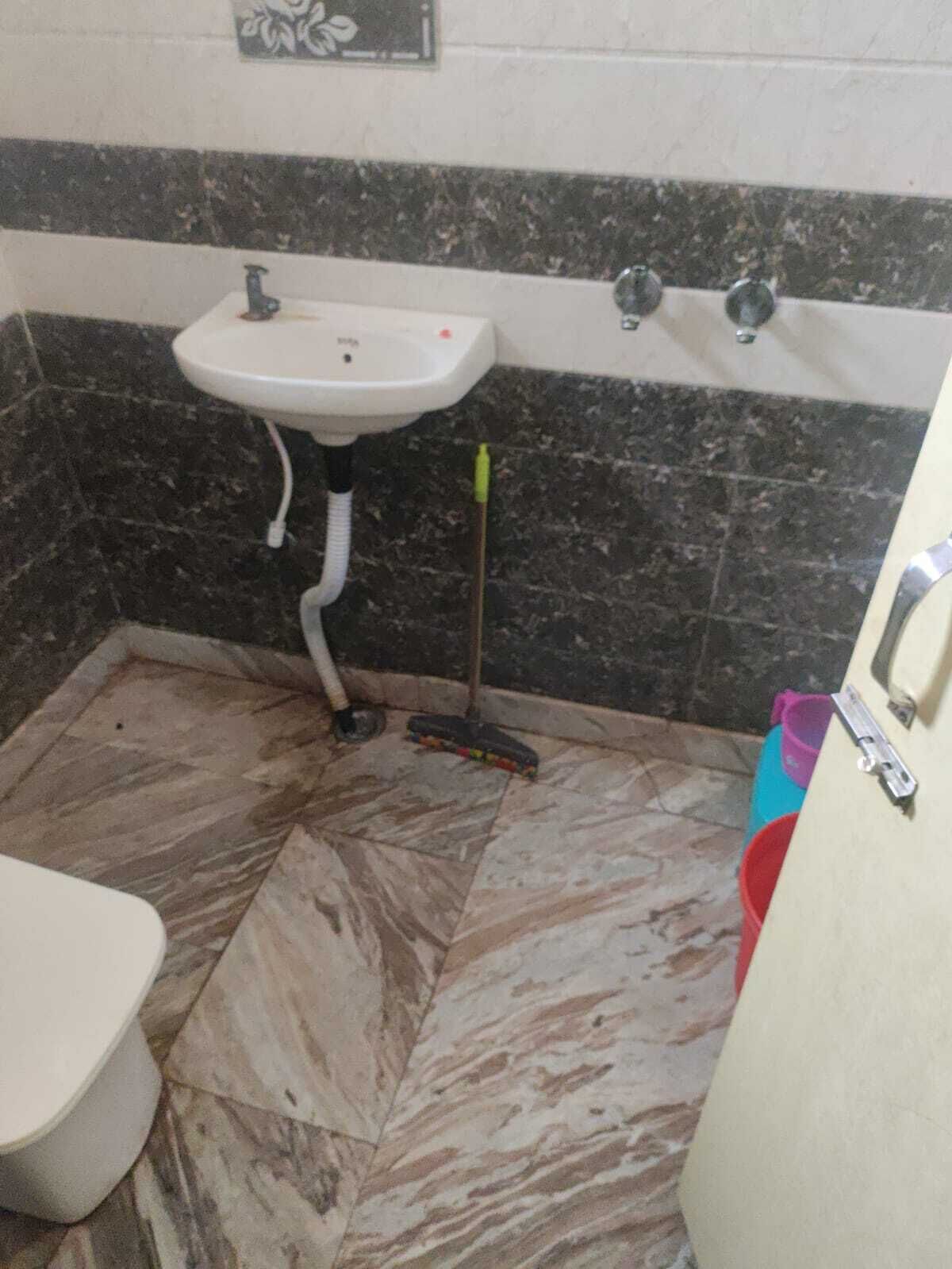 Standard Double Room | Bathroom