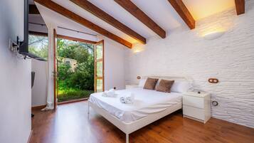 WiFi, bed sheets