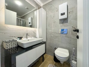 Bathroom - Qoople Elite 3 City 37 Apartment  1+1 in Alanya, Turkey (Alanya)