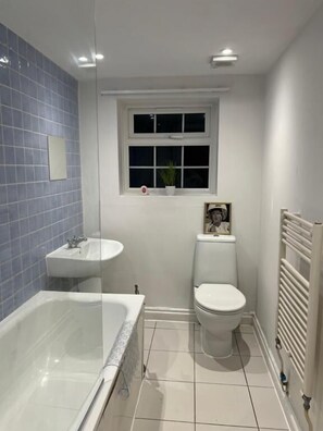 Apartment, 1 Bedroom, City View | Bathroom - Russell Square Apartment (Brighton)