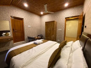 Room - Deswal Hotel (Rohtak)