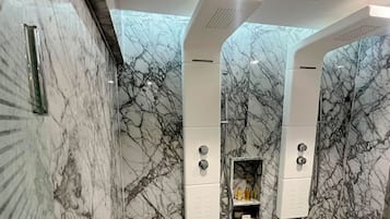 Presidential Room | Bathroom