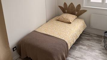 WiFi, bed sheets