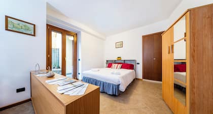 Located in the historic center of the hamlet of Visgnola, with a view of the patio.