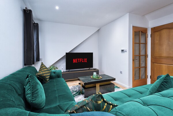 Stylish Dagenham Flat Easy Central London Access - Dagenham