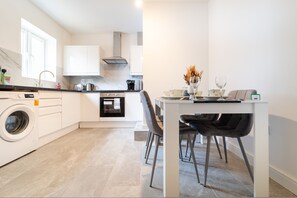House | 2 bedrooms, Internet - LUX 2bdr Flat Near LTN Airport City Centre (Luton)