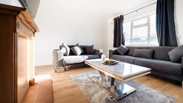 House | 5 bedrooms, Internet