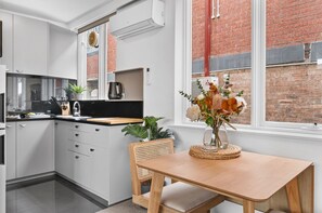 Private kitchen - St Kilda Retreat Near Beach & Cafes (Melbourne)