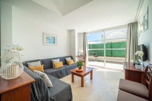 Smart TV - V. Villa Savina by BeBreeze (Can Picafort)