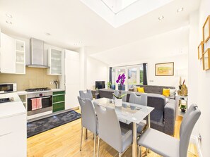 Comfort Apartment, Patio, Garden Area | Interior - Brent Cross Garden Retreat 2 Bed Parking (London)