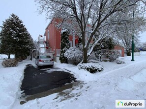 Property grounds - Le Cocon du Rivage Lac-Saint-Jean (Roberval)