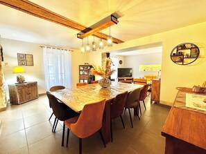 Dining - Maison Le Nido- Escape & Relaxation (Orville)