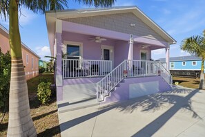 Duplex, 2 Bedrooms | Exterior - New! Charming Lilac Cottage 111 (Punta Gorda)
