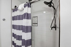 Cottage, 4 Bedrooms | Bathroom | Towels, shampoo - Modern Mcdonald Ranch Serene Wooded Escape 4 Bedroom Cottage (McDonald)
