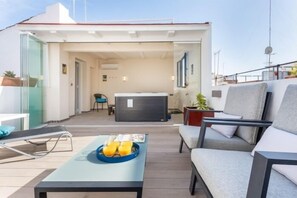 Terrace/patio - ISG Apartments: Mesón de los Caballeros (Sevilla)