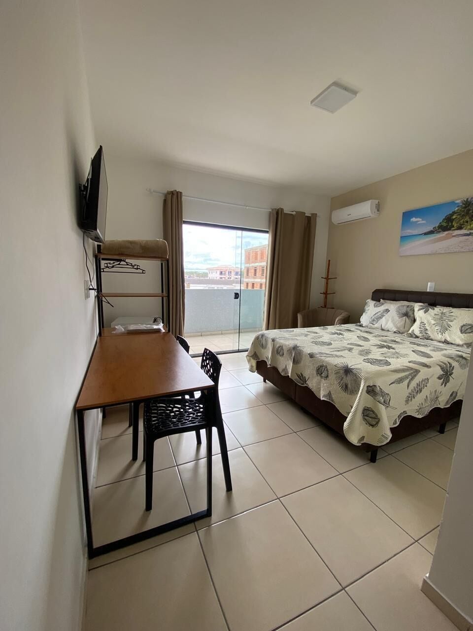 Comfort Suite, Balcony, City View | Desk, laptop workspace, free WiFi, bed sheets