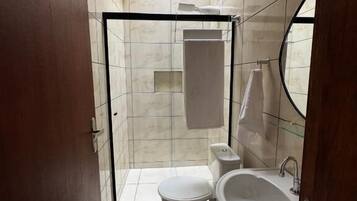 Basic Suite, Balcony, City View | Bathroom