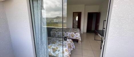 Chambre Familiale, balcon, vue ville