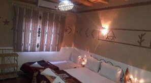 Room - Auberge des peupliers, gorges du dades, merzouga road, southern morocco (boumalne dades)