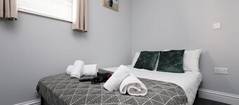 Work • En-Suite • Fridge & Microwave • Smart TV