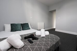 WiFi, bed sheets