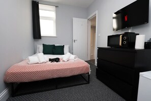 WiFi, bed sheets