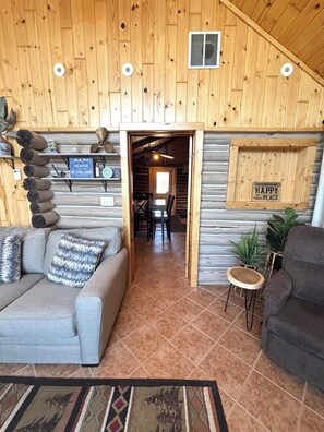 Living area - The Yodeling Loon Hideaway | Sandy Swimming | Dock and Lakefront Fun (Cable)