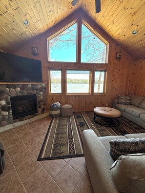 Living area - The Yodeling Loon Hideaway | Sandy Swimming | Dock and Lakefront Fun (Cable)