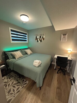 2 bedrooms, iron/ironing board, WiFi, bed sheets - Spacious 2-bedroom Basement Suite Near West Edmonton Mall. (Edmonton)