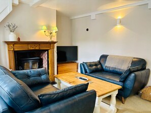 Living area - Nutmeg Cottage - with free parking (Norfolk)